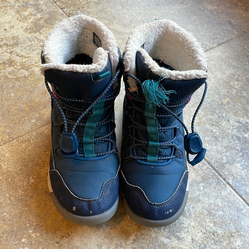Kids MERRELL size 1 winter snow boots - good condition!